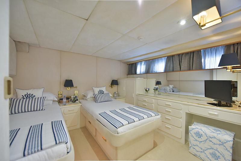 Atlantic Endeavour - 35